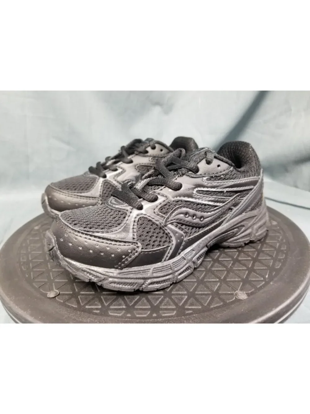 Saucony Ride Millennium KDZ Sneakers Black Kids Size 2 New No Box!